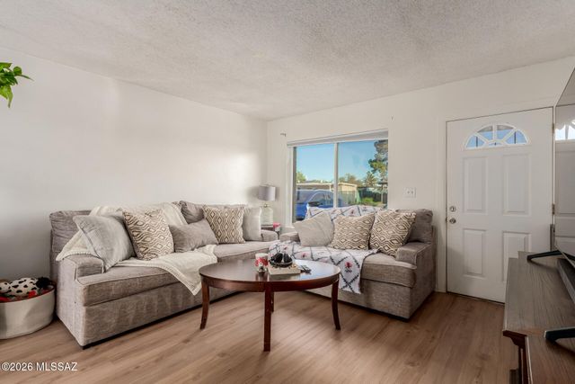 7131 E Portland Drive, Tucson, AZ 85730