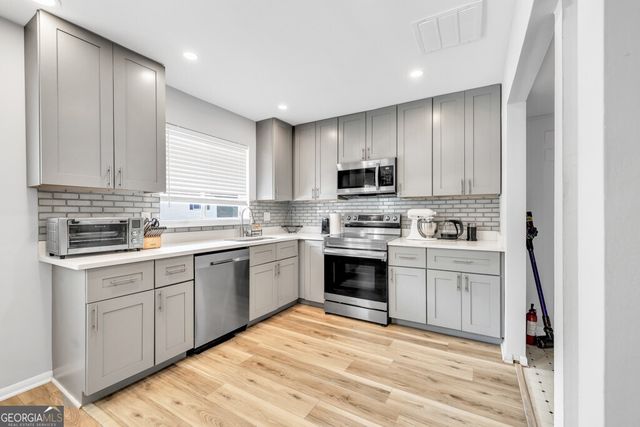 7307 Cardigan Circle, Sandy Springs, GA 30328