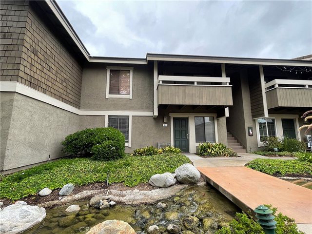 61 Streamwood, Irvine, CA 92620