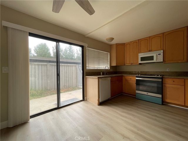 61 Streamwood, Irvine, CA 92620
