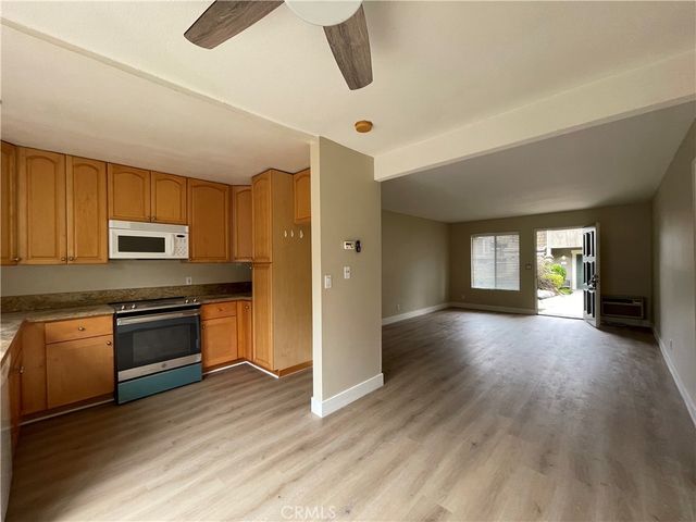 61 Streamwood, Irvine, CA 92620