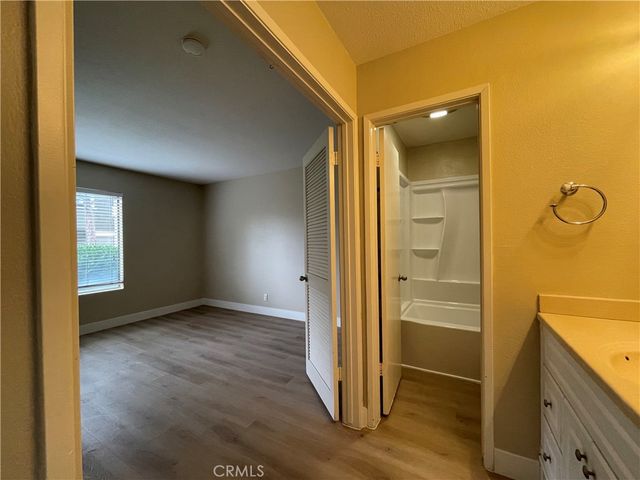 61 Streamwood, Irvine, CA 92620