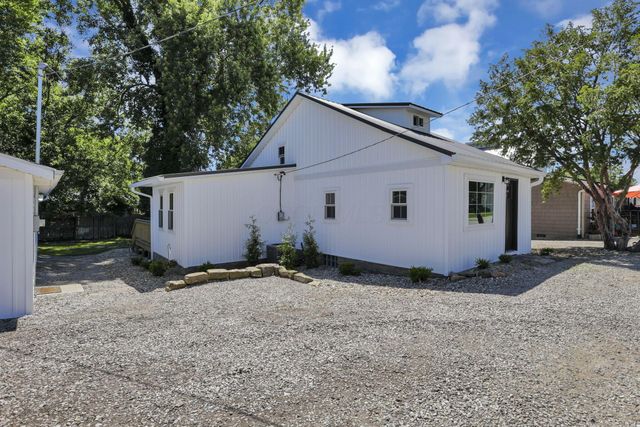 86 Wood Street, Buckeye Lake, OH 43008