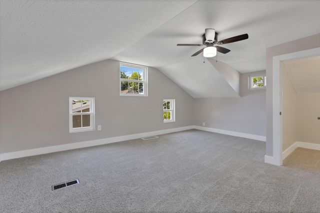 86 Wood Street, Buckeye Lake, OH 43008