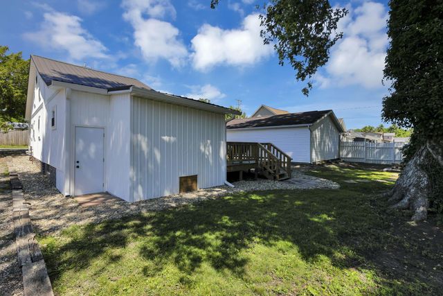 86 Wood Street, Buckeye Lake, OH 43008