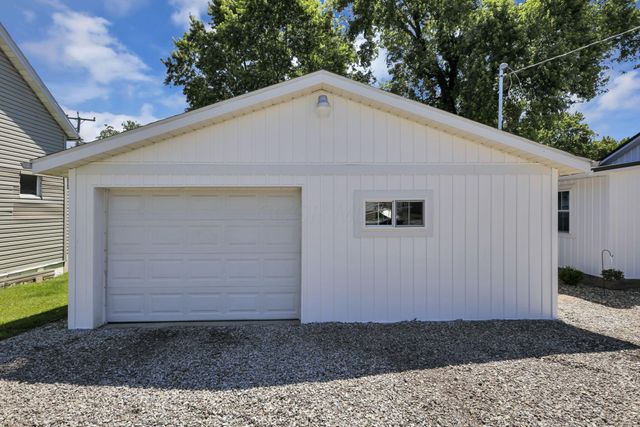 86 Wood Street, Buckeye Lake, OH 43008
