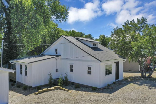 86 Wood Street, Buckeye Lake, OH 43008