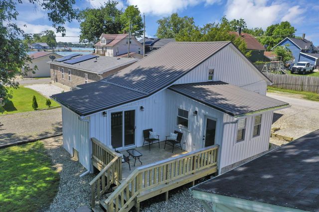 86 Wood Street, Buckeye Lake, OH 43008