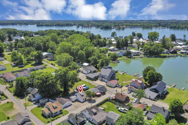 86 Wood Street, Buckeye Lake, OH 43008