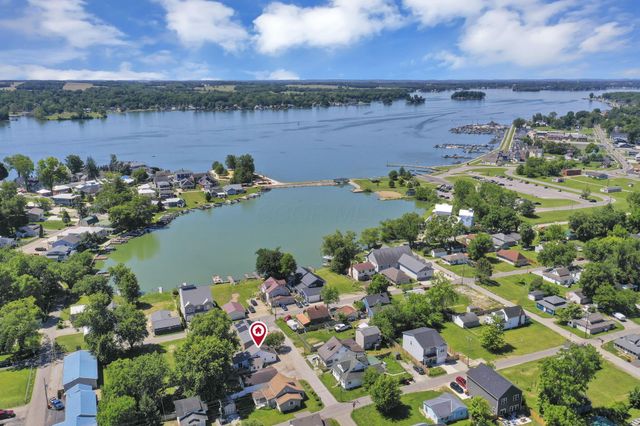 86 Wood Street, Buckeye Lake, OH 43008