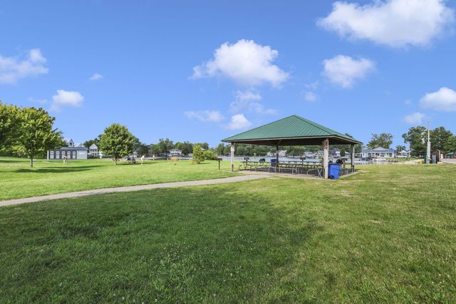 86 Wood Street, Buckeye Lake, OH 43008