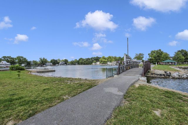 86 Wood Street, Buckeye Lake, OH 43008
