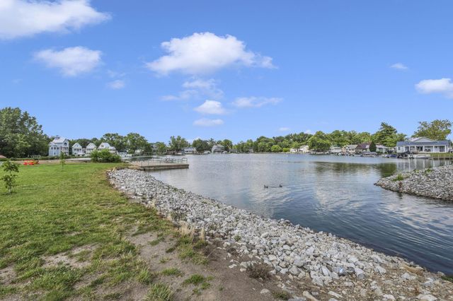 86 Wood Street, Buckeye Lake, OH 43008