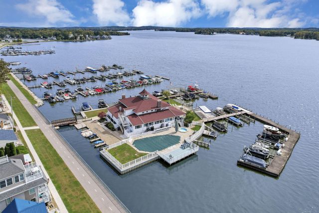 86 Wood Street, Buckeye Lake, OH 43008