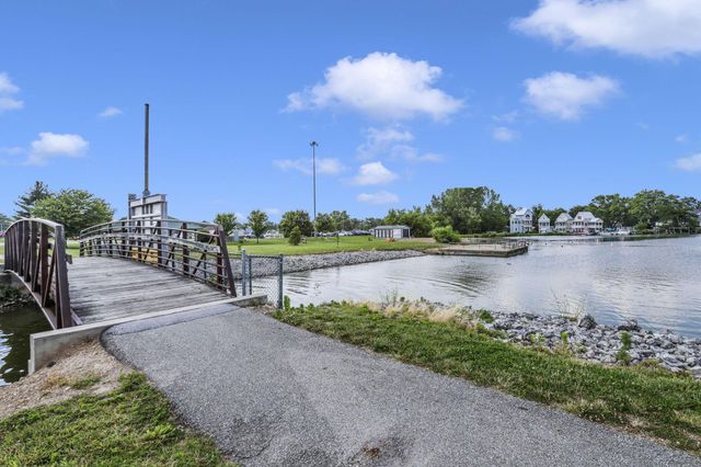 86 Wood Street, Buckeye Lake, OH 43008