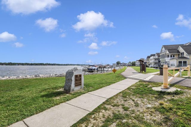 86 Wood Street, Buckeye Lake, OH 43008