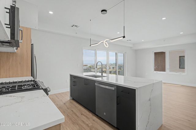 401 Boulevard 505 Penthouse, Seaside Heights, NJ 08751