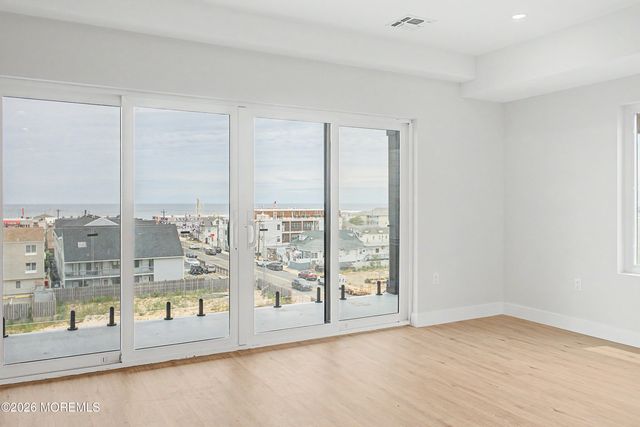 401 Boulevard 505 Penthouse, Seaside Heights, NJ 08751