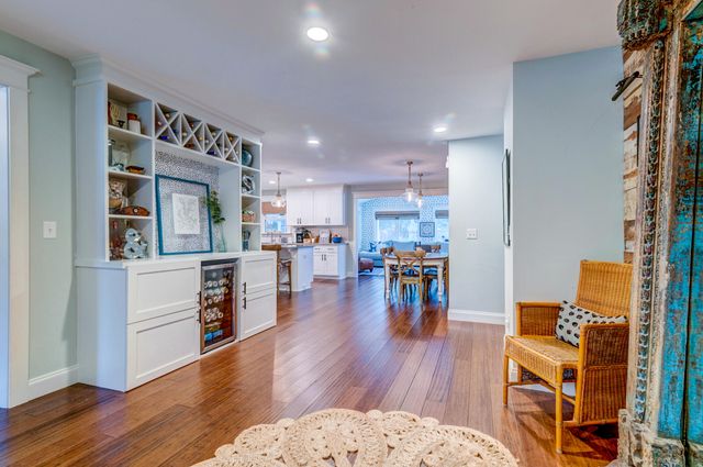 902 Mikell Drive, Charleston, SC 29412