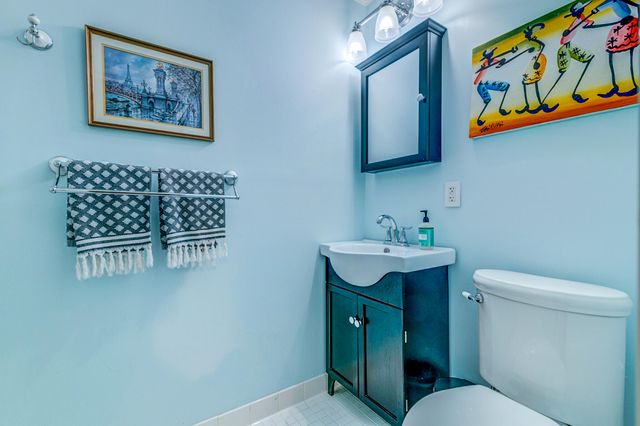 902 Mikell Drive, Charleston, SC 29412