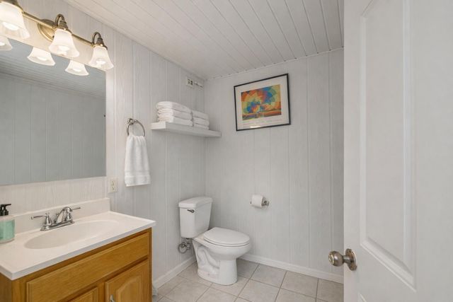 902 Mikell Drive, Charleston, SC 29412