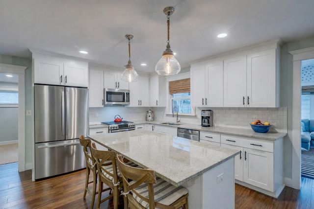 902 Mikell Drive, Charleston, SC 29412