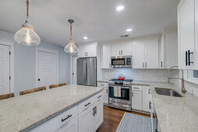 902 Mikell Drive, Charleston, SC 29412