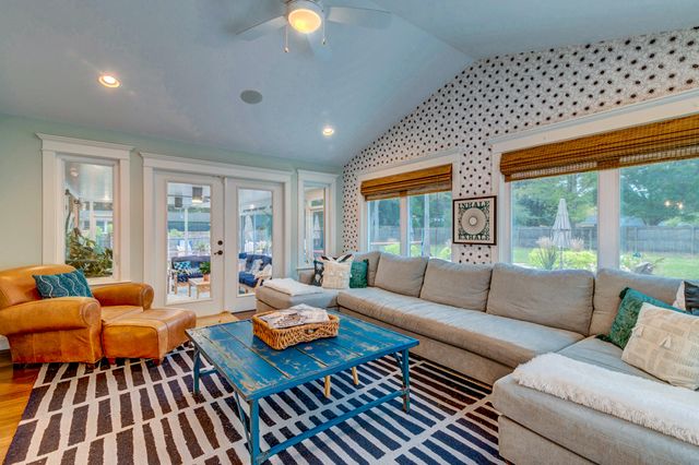 902 Mikell Drive, Charleston, SC 29412