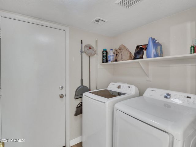 5227 W DESERT Lane, Laveen, AZ 85339