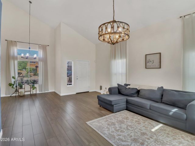 5227 W DESERT Lane, Laveen, AZ 85339
