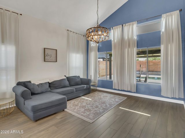 5227 W DESERT Lane, Laveen, AZ 85339