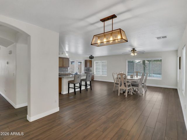 5227 W DESERT Lane, Laveen, AZ 85339
