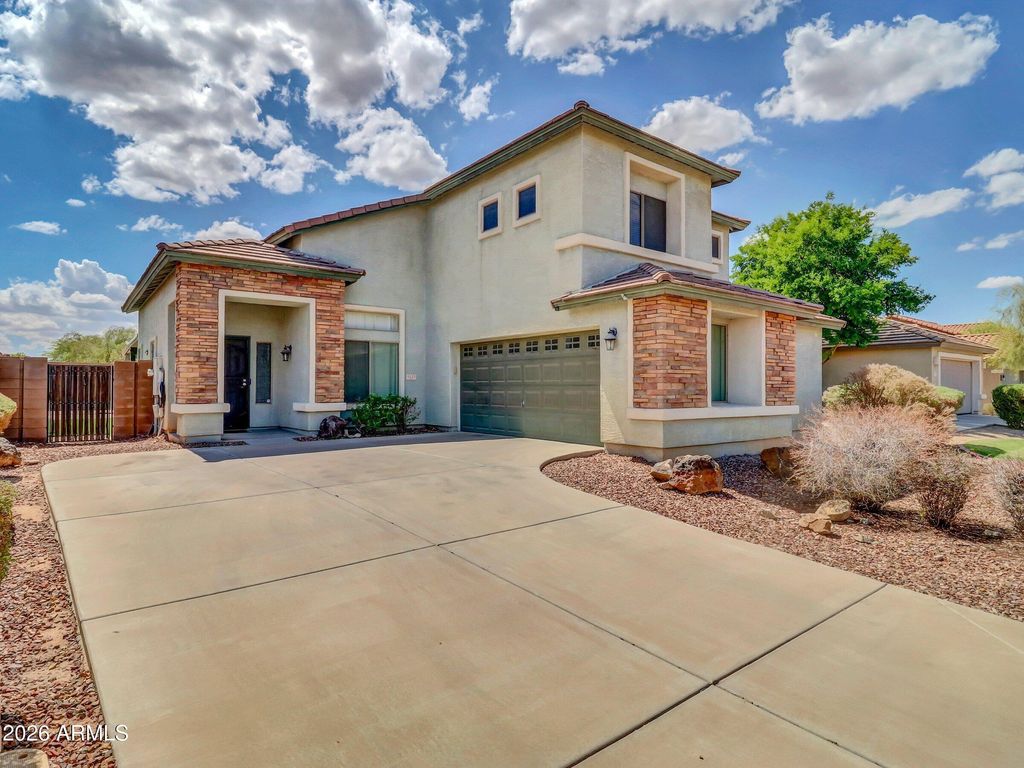 5227 W DESERT Lane, Laveen, AZ 85339