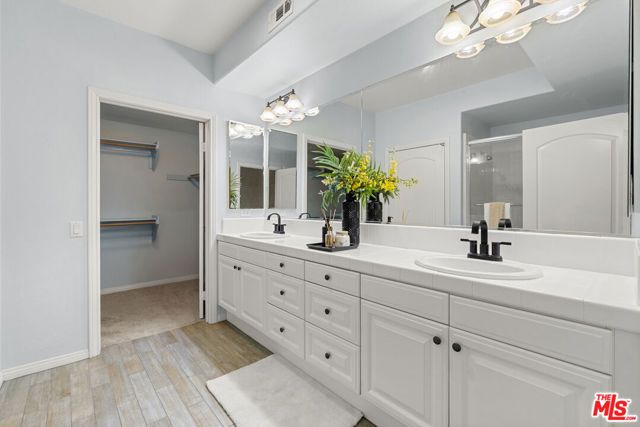 1708 Tanager Street 1-202, Ventura, CA 93003