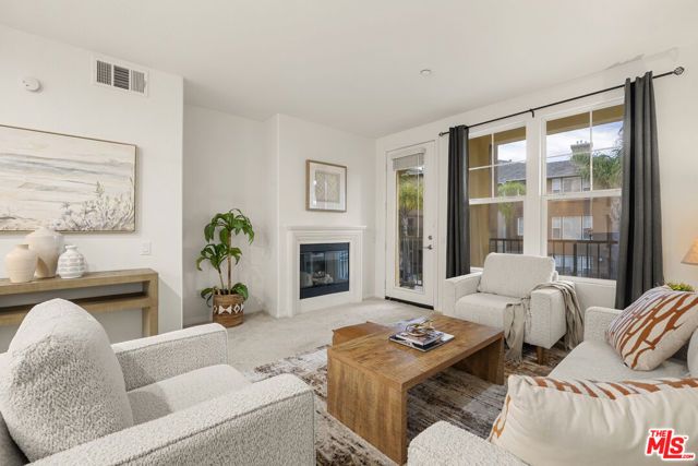 1708 Tanager Street 1-202, Ventura, CA 93003