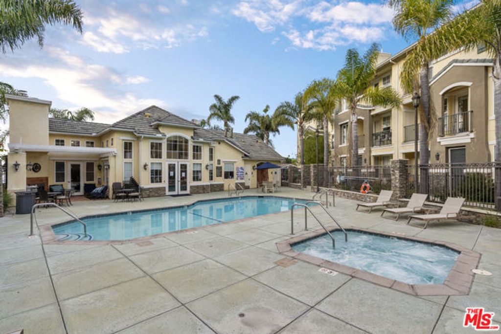 1708 Tanager Street 1-202, Ventura, CA 93003