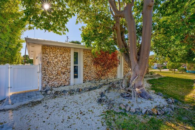 222 2nd Rd, Key Largo, FL 33037