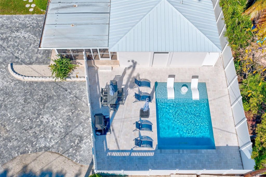 222 2nd Rd, Key Largo, FL 33037