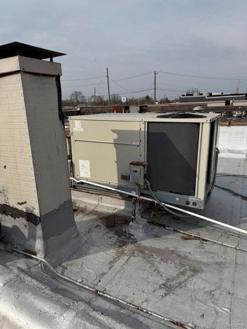 19430 W Warren Avenue, Detroit, MI 48228