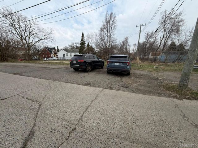 19430 W Warren Avenue, Detroit, MI 48228