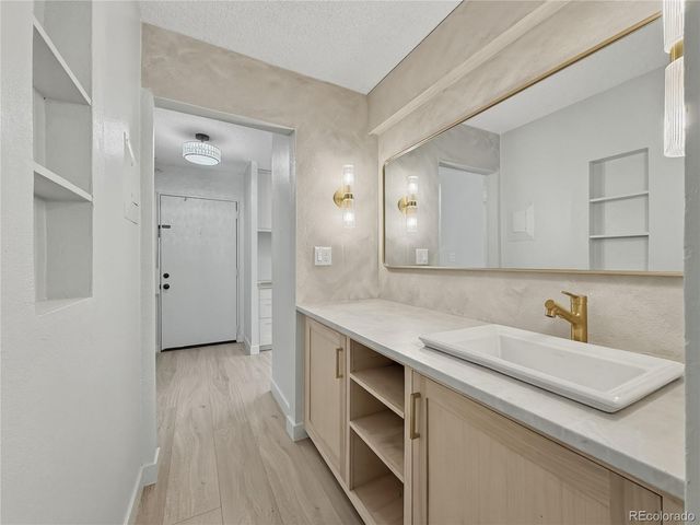 2835 S Monaco Street Parkway 1-108, Denver, CO 80222
