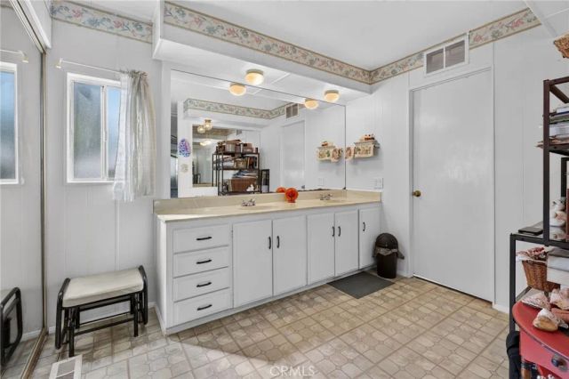 12861 West 60, Garden Grove, CA 92840