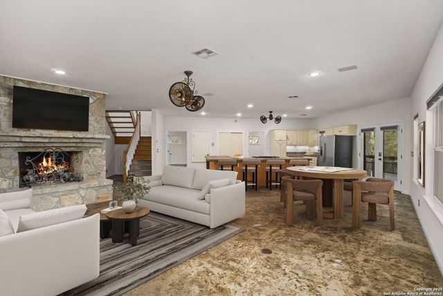 1245 PHANTOM RIDER TRL, Spring Branch, TX 78070