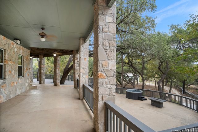 1245 PHANTOM RIDER TRL, Spring Branch, TX 78070