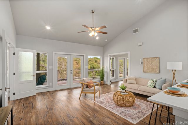 1245 PHANTOM RIDER TRL, Spring Branch, TX 78070
