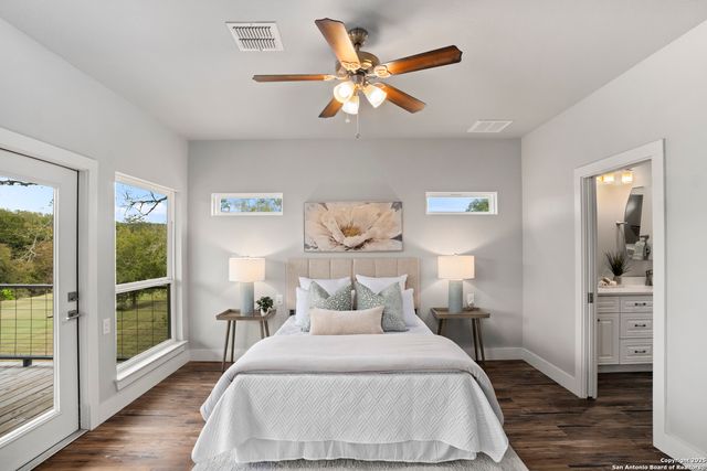 1245 PHANTOM RIDER TRL, Spring Branch, TX 78070