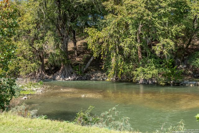 1245 PHANTOM RIDER TRL, Spring Branch, TX 78070