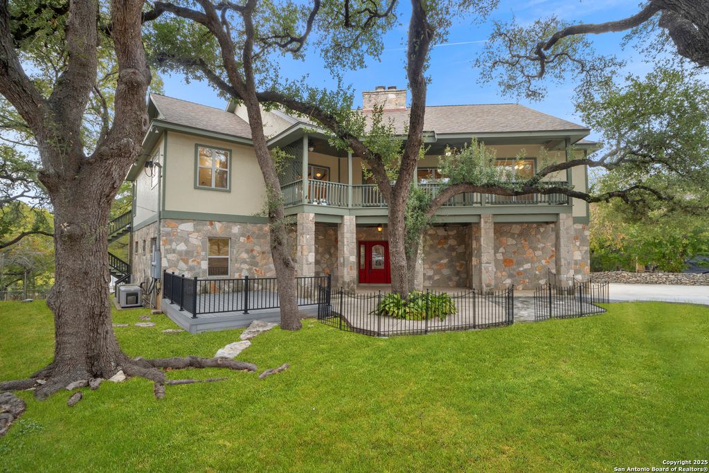 1245 PHANTOM RIDER TRL, Spring Branch, TX 78070