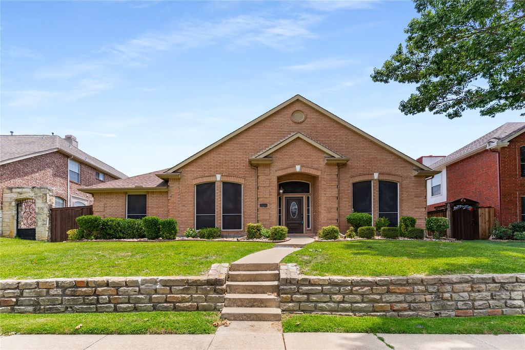 3616 Canyon Oaks Drive, Carrollton, TX 75007