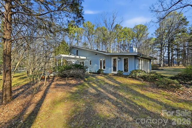 1916 Davis Road, Davidson, NC 28036